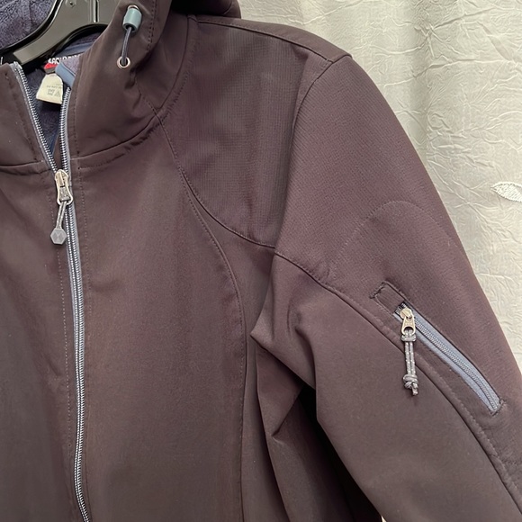 Black Diamond Hooded Jacket - Picture 3 of 9